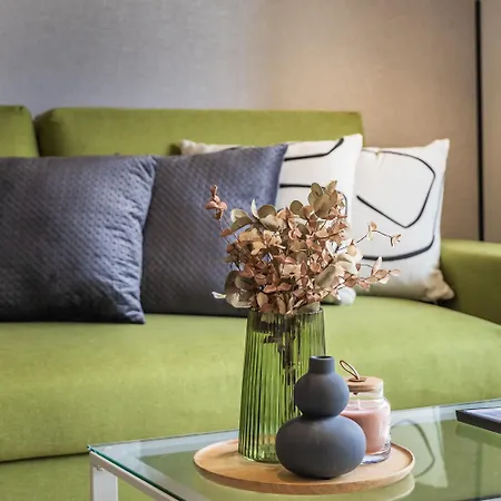 Fl 4 Thelodge-charming Retreat By Homely Apartment *